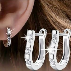 🎀925 Minimalist Diamond Accent Hug Hoops